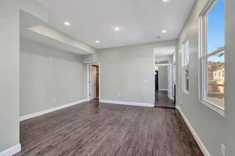 Living - 1302 Russell St, Covington, KY 41011 photo 4 of 5