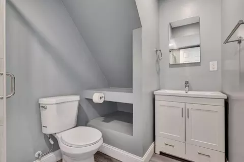 Bath - 1302 Russell St, Covington, KY 41011 photo 2 of 4