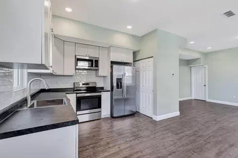 Kitchen - 1302 Russell St, Covington, KY 41011 photo 4 of 4