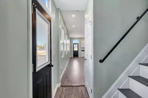 Entry Way - 1302 Russell St, Covington, KY 41011 photo 1 of 3
