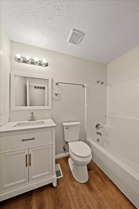 Bath - 37 Otter Dr, Taylor Mill, KY 41015 photo 1 of 4