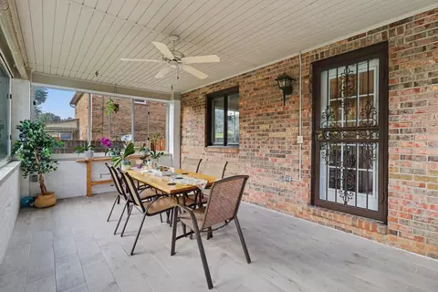 Exterior - 803 Dalewood Dr, Villa Hills, KY 41017 photo 5 of 9