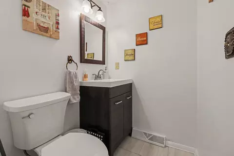 Bath - 803 Dalewood Dr, Villa Hills, KY 41017 photo 1 of 3