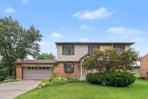 Exterior - 803 Dalewood Dr, Villa Hills, KY 41017 photo 2 of 9
