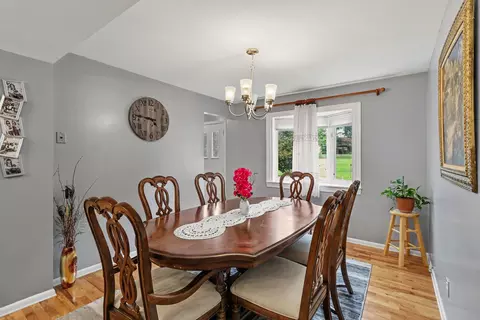 Dining - 803 Dalewood Dr, Villa Hills, KY 41017 photo 2 of 2