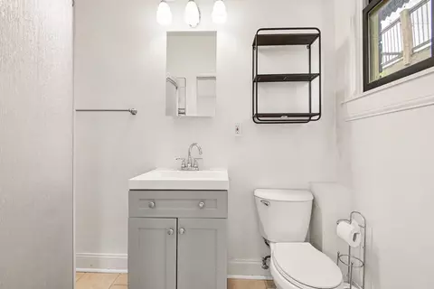 Bath - 202 Athey St #2A, Covington, KY 41011 photo 3 of 4