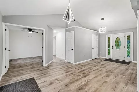 Entry Way - 7469 E Bend Rd, Burlington, KY 41005 photo 2 of 5
