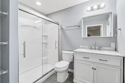 Bath - 7469 E Bend Rd, Burlington, KY 41005 photo 1 of 3