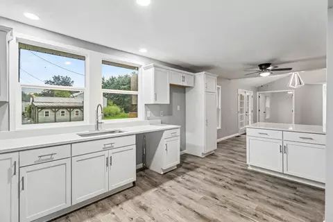 Kitchen - 7469 E Bend Rd, Burlington, KY 41005 photo 2 of 3