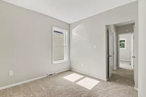 Entry Way - 48 Ridgeway Ave, Florence, KY 41042 photo 1 of 2