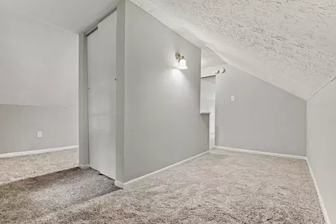 Entry Way - 48 Ridgeway Ave, Florence, KY 41042 photo 2 of 2