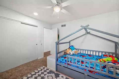 Bedroom - 565 Kinsella Dr, Edgewood, KY 41017 photo 5 of 10