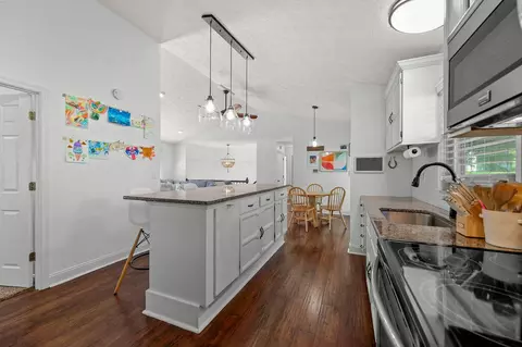 Kitchen - 565 Kinsella Dr, Edgewood, KY 41017 photo 5 of 5