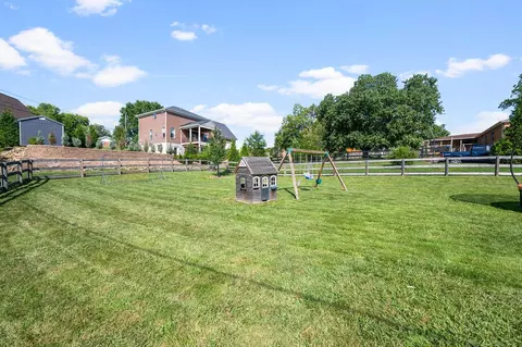 Exterior - 565 Kinsella Dr, Edgewood, KY 41017 photo 8 of 10