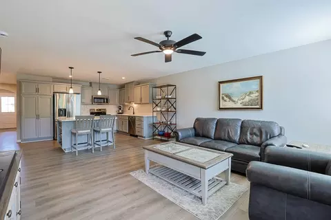 Living - 2467 Bella Rdg, Fort Mitchell, KY 41017 photo 3 of 3
