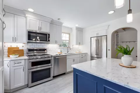 Kitchen - 90 Arcadia Ave, Lakeside Park, KY 41017 photo 2 of 5