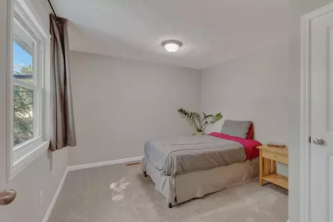 Bedroom - 264 Shaw Ave, Erlanger, KY 41018 photo 5 of 5