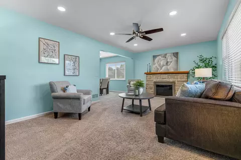 Living - 1593 Marcella Dr, Fort Wright, KY 41011 photo 1 of 2