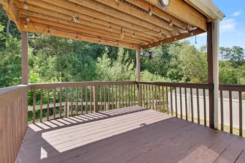 Exterior - 2067 Gribble Dr, Fort Mitchell, KY 41017 photo 3 of 4
