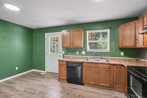 Kitchen - 2067 Gribble Dr, Fort Mitchell, KY 41017 photo 4 of 4