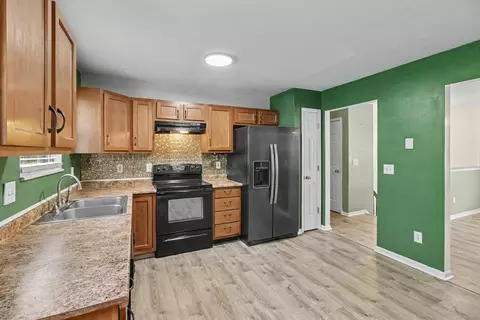 Kitchen - 2067 Gribble Dr, Fort Mitchell, KY 41017 photo 3 of 4