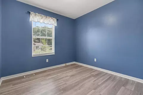 Bedroom - 2067 Gribble Dr, Fort Mitchell, KY 41017 photo 3 of 5