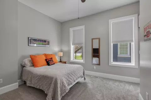 Bedroom - 109 E 8th St, Covington, KY 41011 photo 3 of 3