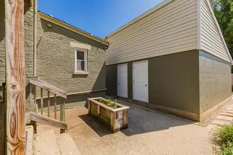 Exterior - 109 E 8th St, Covington, KY 41011 photo 2 of 4
