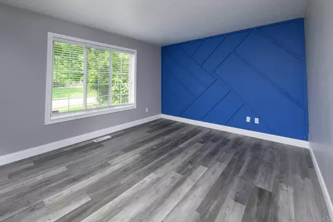 Living - 10008 Wild Cherry Dr, Union, KY 41091 photo 2 of 6