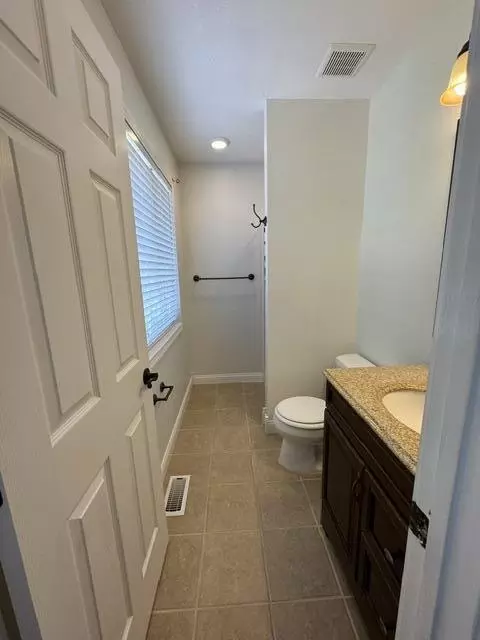 Bath - 10008 Wild Cherry Dr, Union, KY 41091 photo 2 of 3