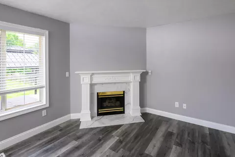 Living - 10008 Wild Cherry Dr, Union, KY 41091 photo 5 of 6