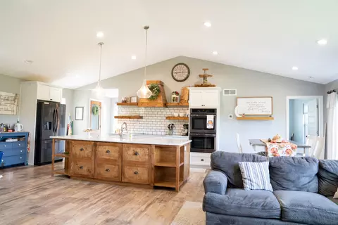 Kitchen - 4355 Keefer Rd, Corinth, KY 41010 photo 2 of 6
