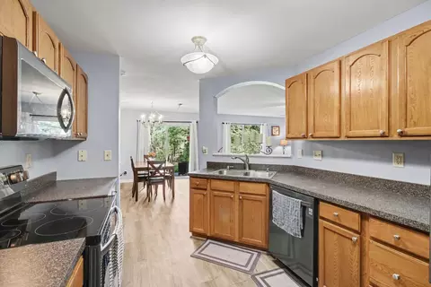 Kitchen - 844 Flint Rdg, Cold Spring, KY 41076 photo 2 of 3