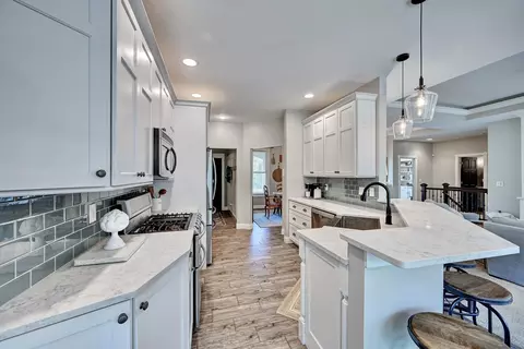 Kitchen - 847 Pinehurst Dr, Edgewood, KY 41017 photo 1 of 4