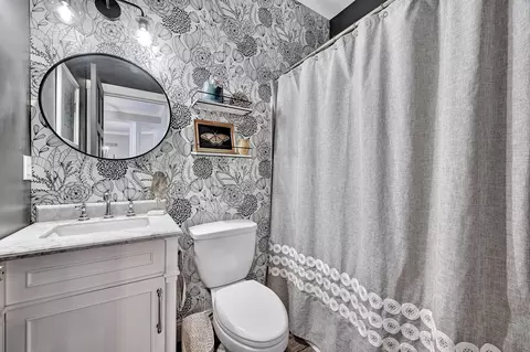 Bath - 847 Pinehurst Dr, Edgewood, KY 41017 photo 3 of 4