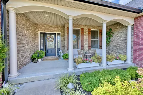 Exterior - 847 Pinehurst Dr, Edgewood, KY 41017 photo 2 of 7