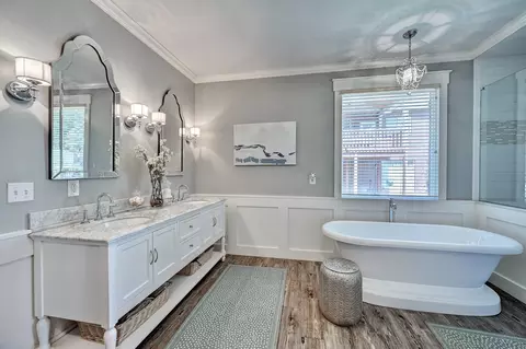 Bath - 847 Pinehurst Dr, Edgewood, KY 41017 photo 2 of 4