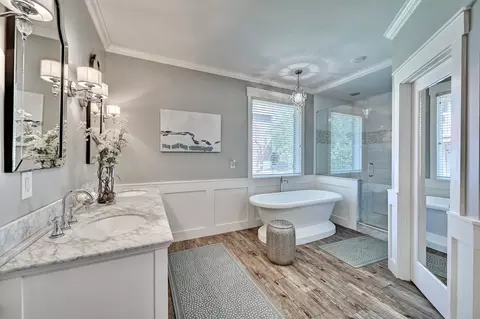 Bath - 847 Pinehurst Dr, Edgewood, KY 41017 photo 1 of 4