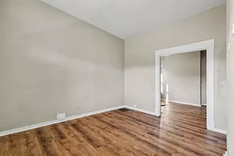 Living - 1809 Russell St, Covington, KY 41014 photo 4 of 6