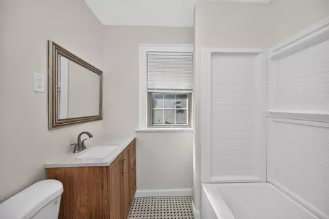 Bath - 73 Dudley Rd, Edgewood, KY 41017 photo 1 of 2