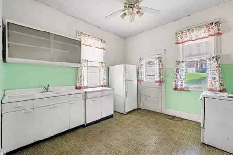 Kitchen - 541 Oak St, Ludlow, KY 41016 photo 1 of 1