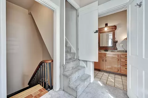 Entry Way - 210 E 5th St, Covington, KY 41011 photo 4 of 6