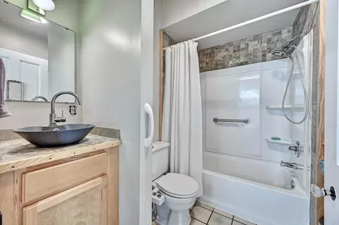 Bath - 210 E 5th St, Covington, KY 41011 photo 4 of 4