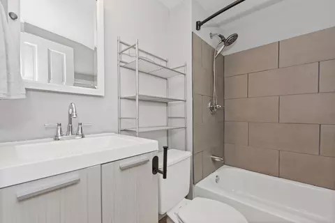 Bath - 309 E 13th St, Covington, KY 41011 photo 1 of 1