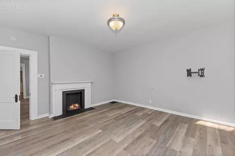 Living - 309 E 13th St, Covington, KY 41011 photo 3 of 4