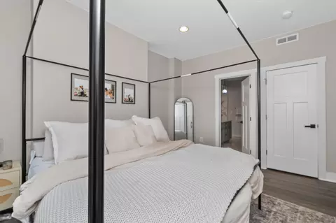 Bedroom - 1826 Scott Blvd, Covington, KY 41014 photo 2 of 4