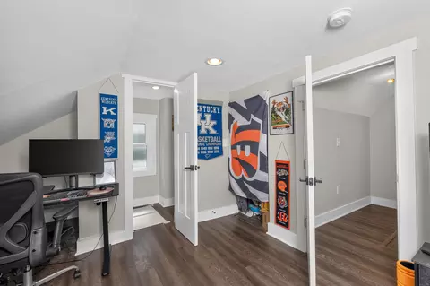 Entry Way - 1826 Scott Blvd, Covington, KY 41014 photo 6 of 6