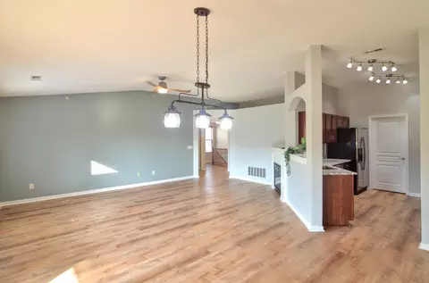 Living - 2205 Rolling Hills Dr, Covington, KY 41017 photo 5 of 8