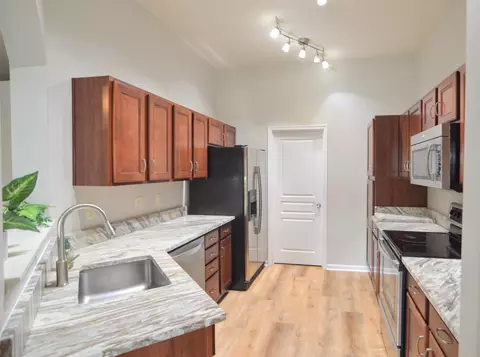 Kitchen - 2205 Rolling Hills Dr, Covington, KY 41017 photo 5 of 10