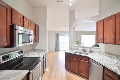 Kitchen - 2205 Rolling Hills Dr, Covington, KY 41017 photo 2 of 10